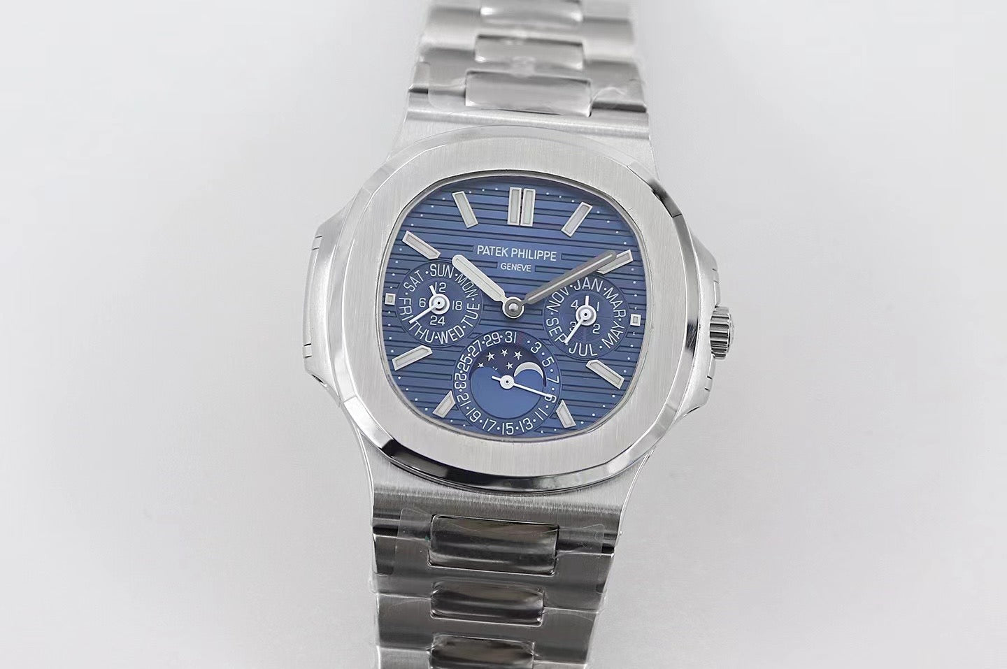 Top Clone 1:1 Swiss replica Patek Philippe Nautilus 5740/1 - IP Empire Replica Watches