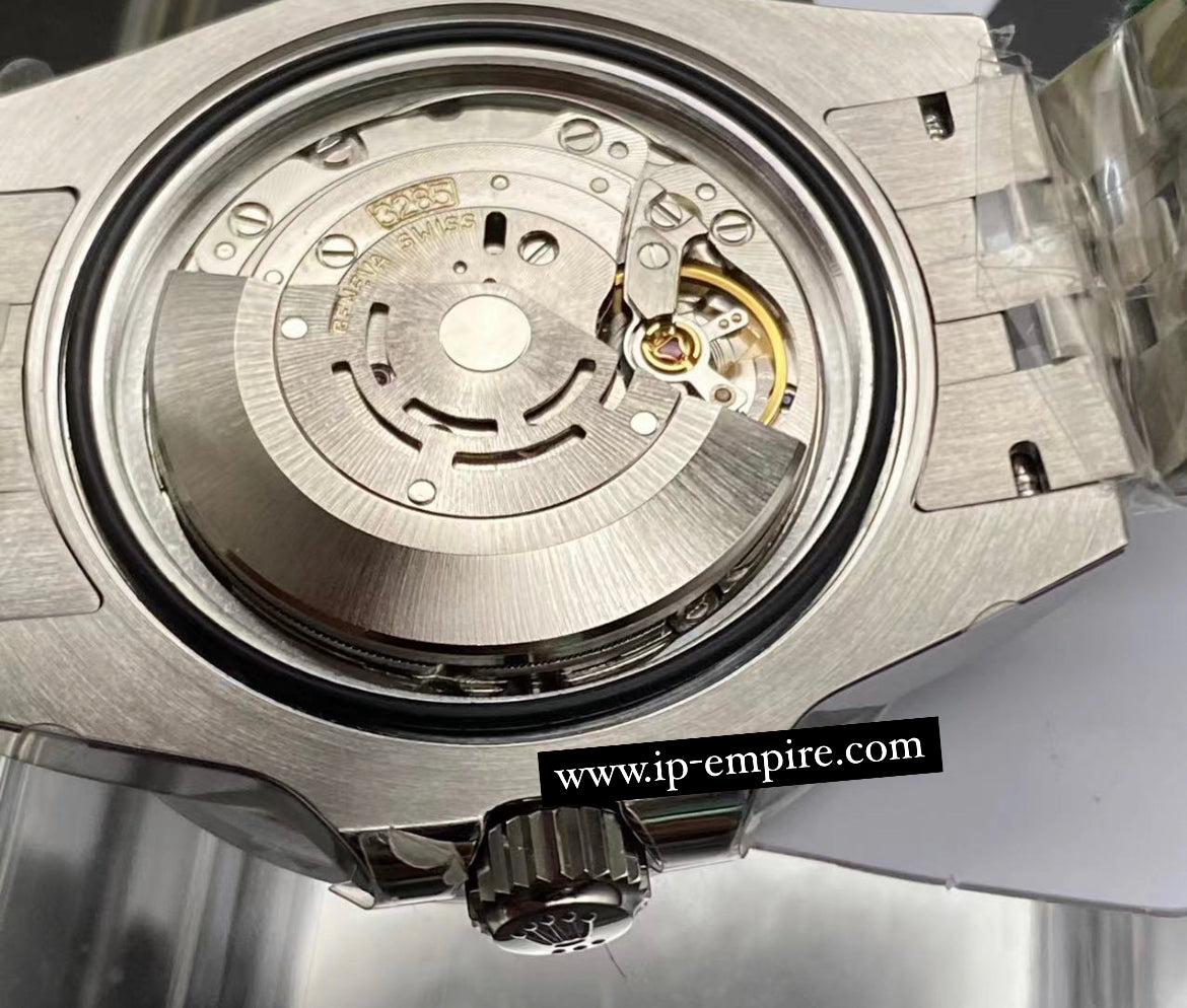 Replica Rolex GMT Master - Silver/Red/Blue (PEPSI) - IP Empire Replica Watches
